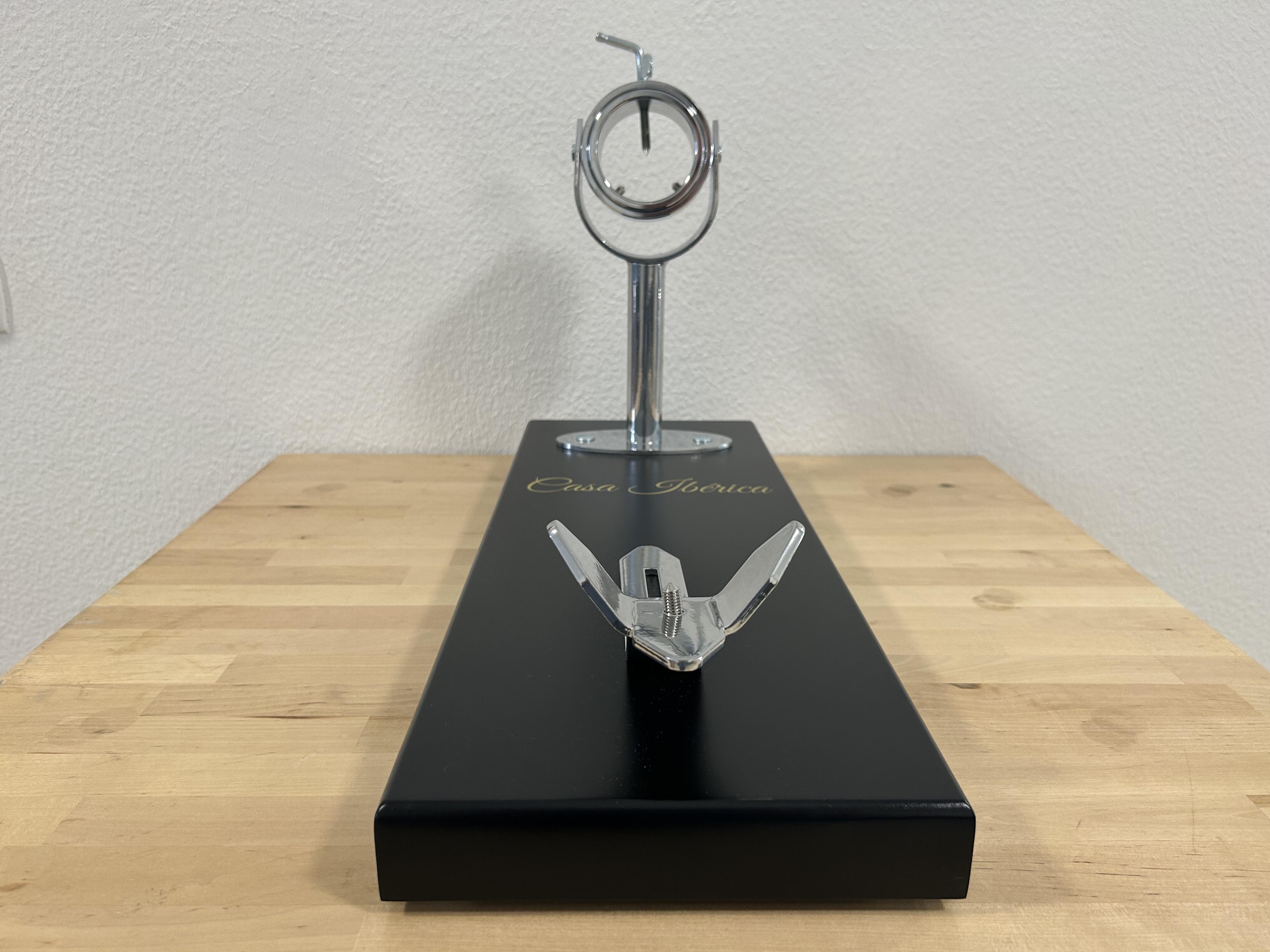 Suporte c/Cabeça Giratória para Corte de Presunto