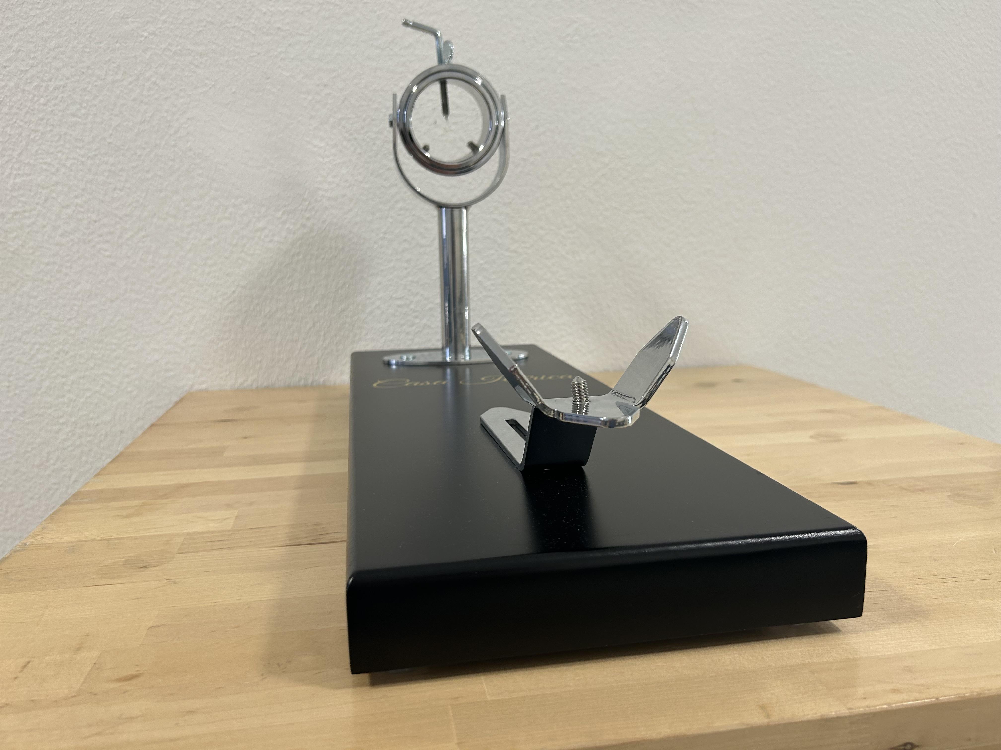 Suporte c/Cabeça Giratória para Corte de Presunto