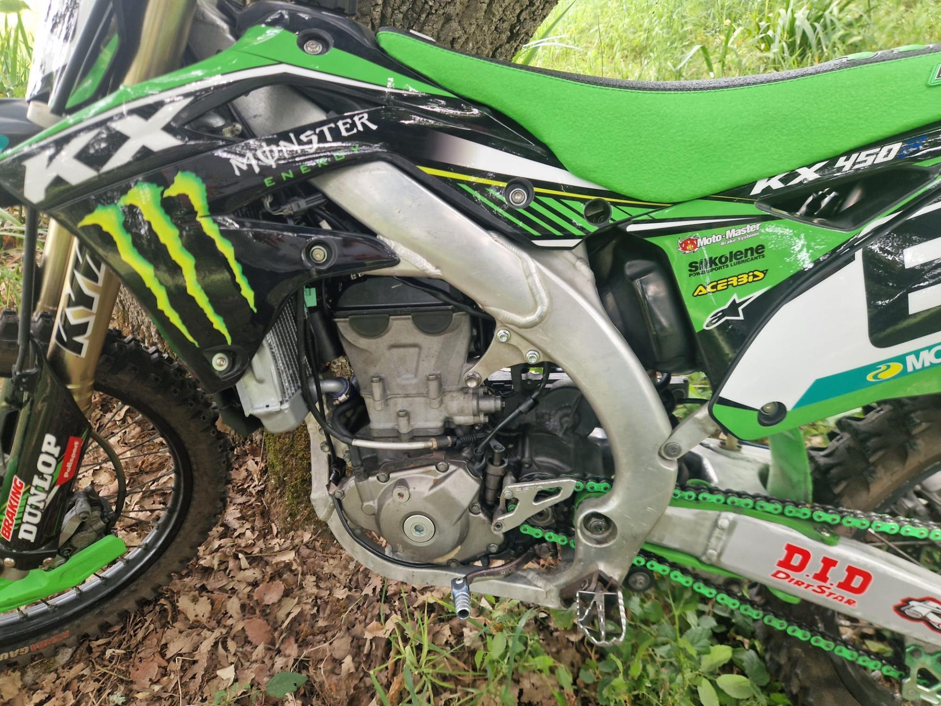 MOTO KAWASAKI KXF 450