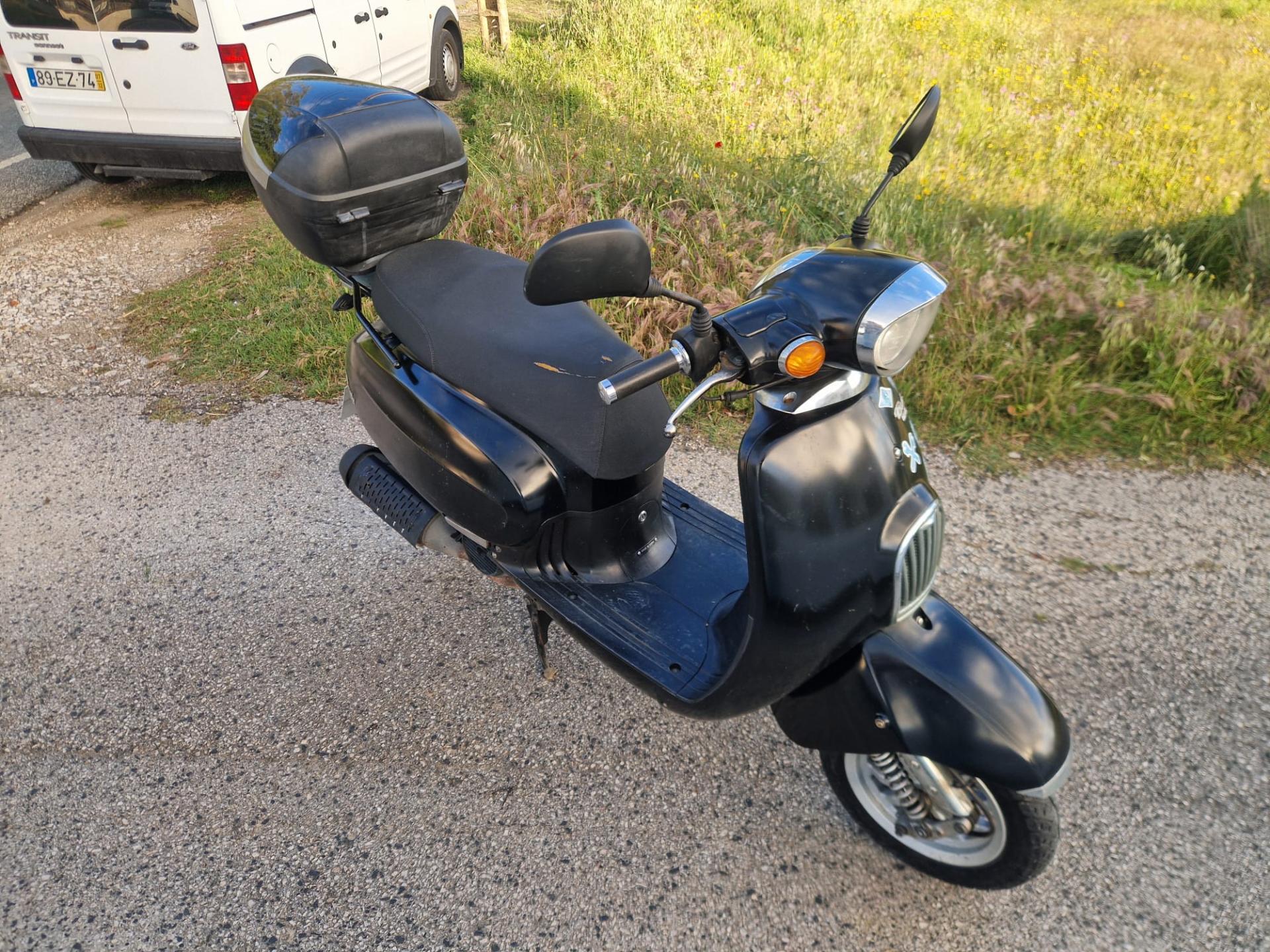 MOTO DAELIM S 125