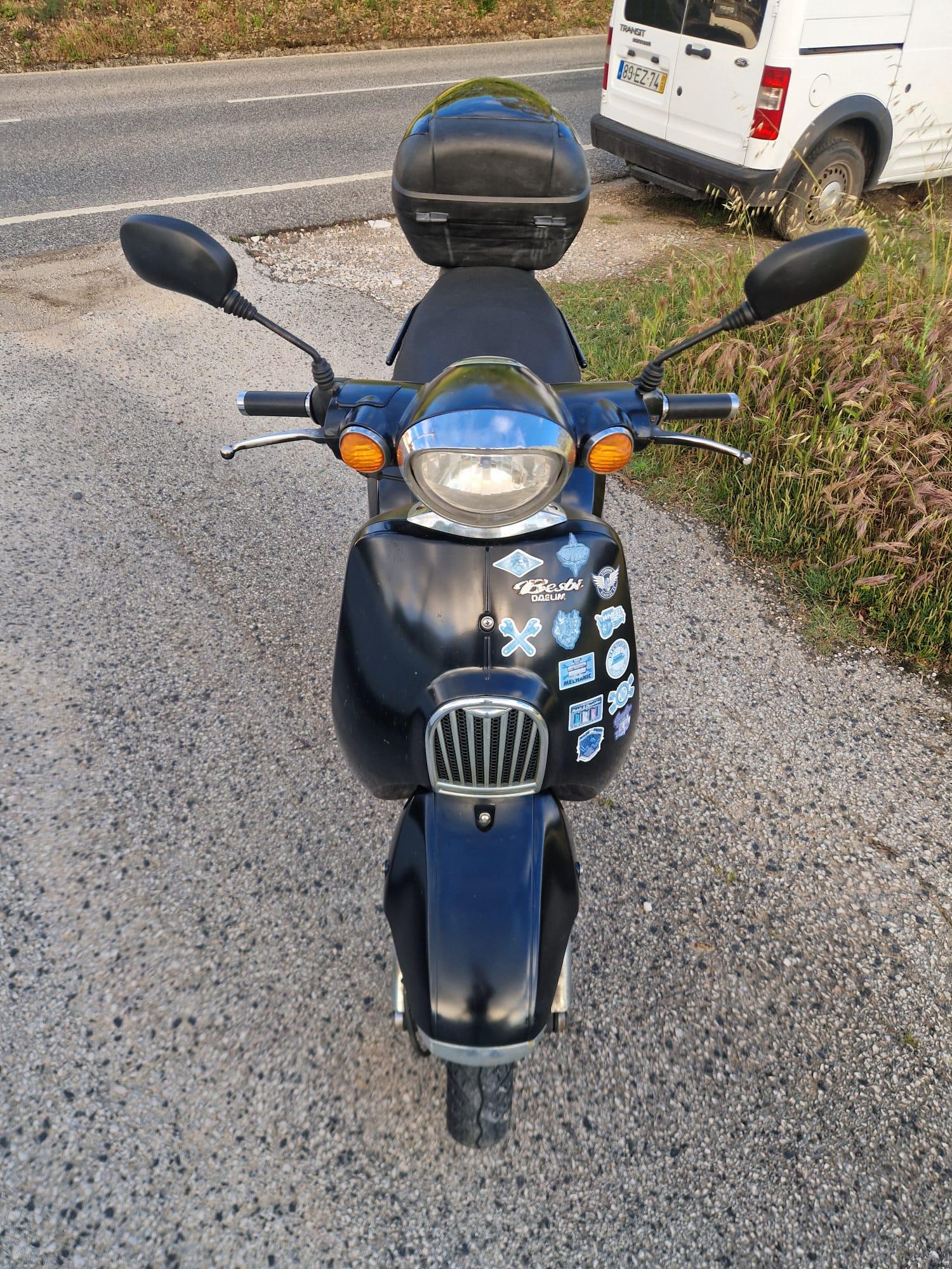 MOTO DAELIM S 125