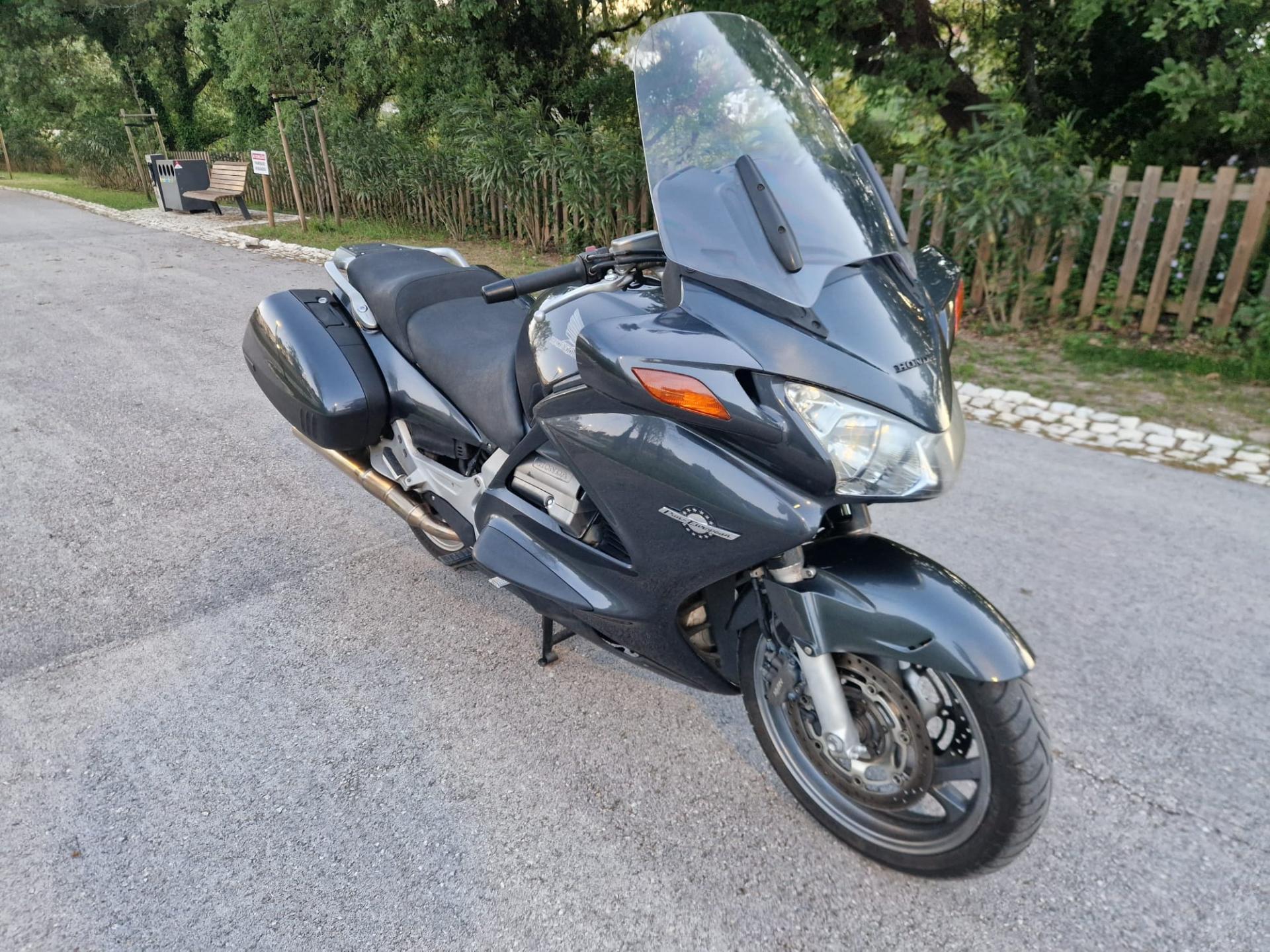 MOTO HONDA PAN EUROPEAN 1300