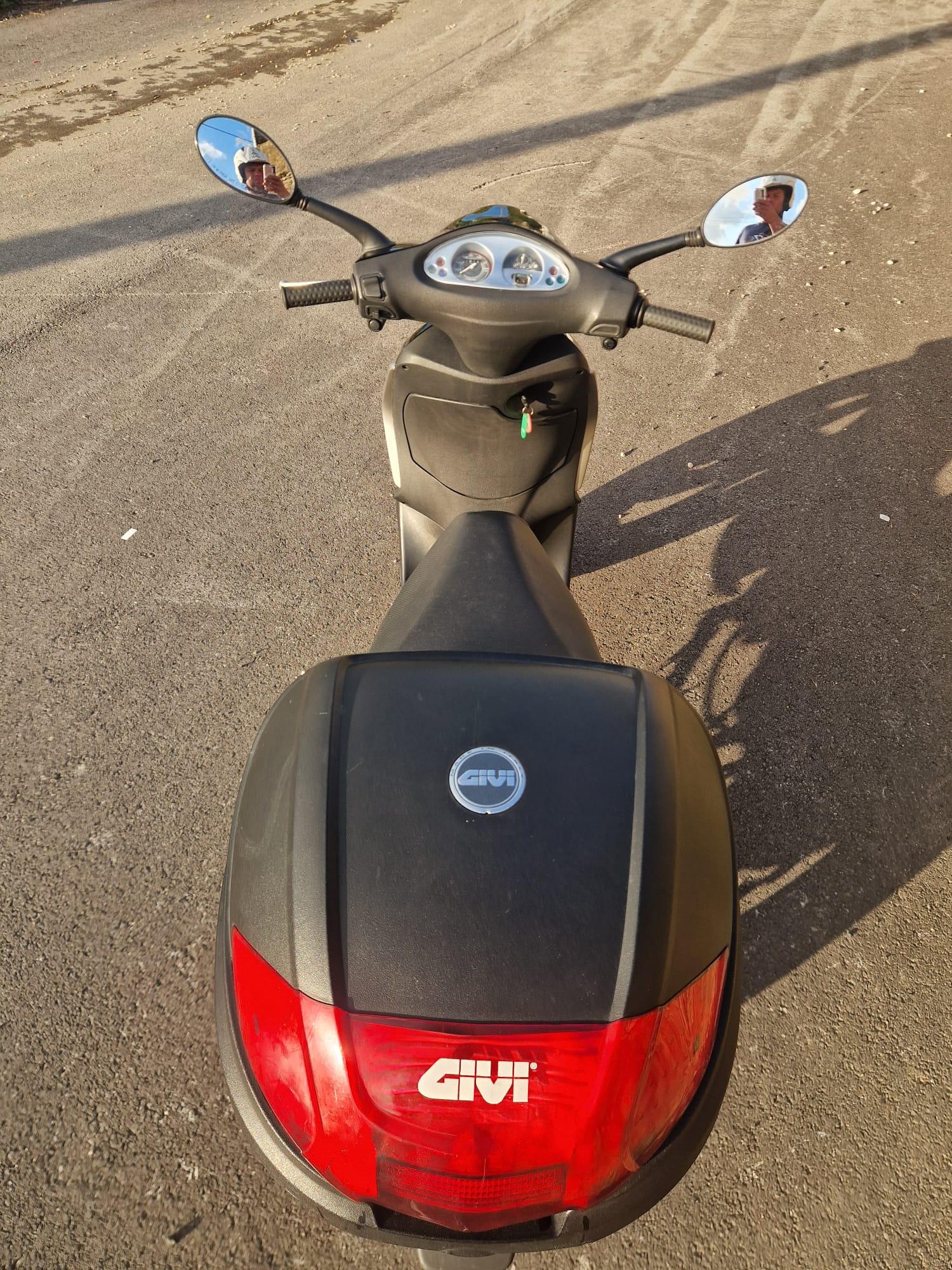 MOTO PIAGGIO FLY 125