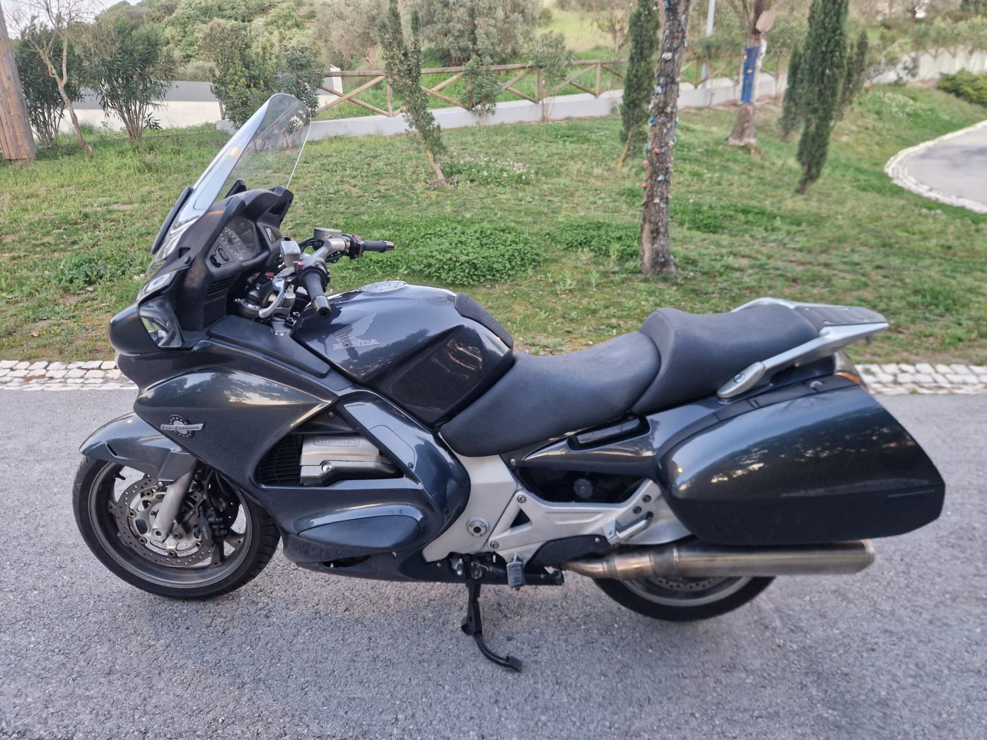 MOTO HONDA PAN EUROPEAN 1300
