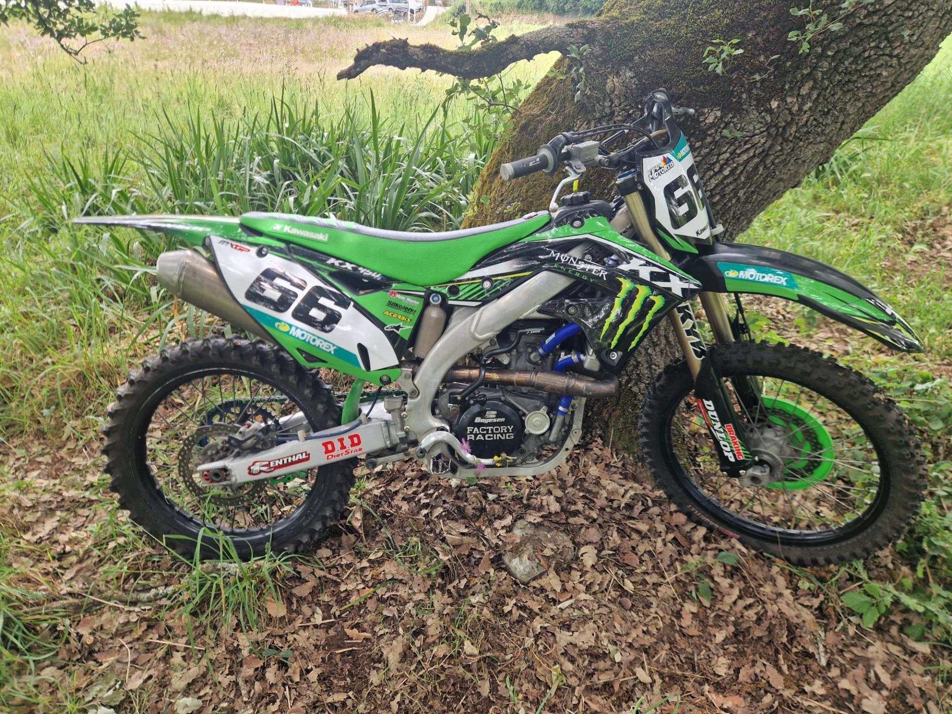 MOTO KAWASAKI KXF 450