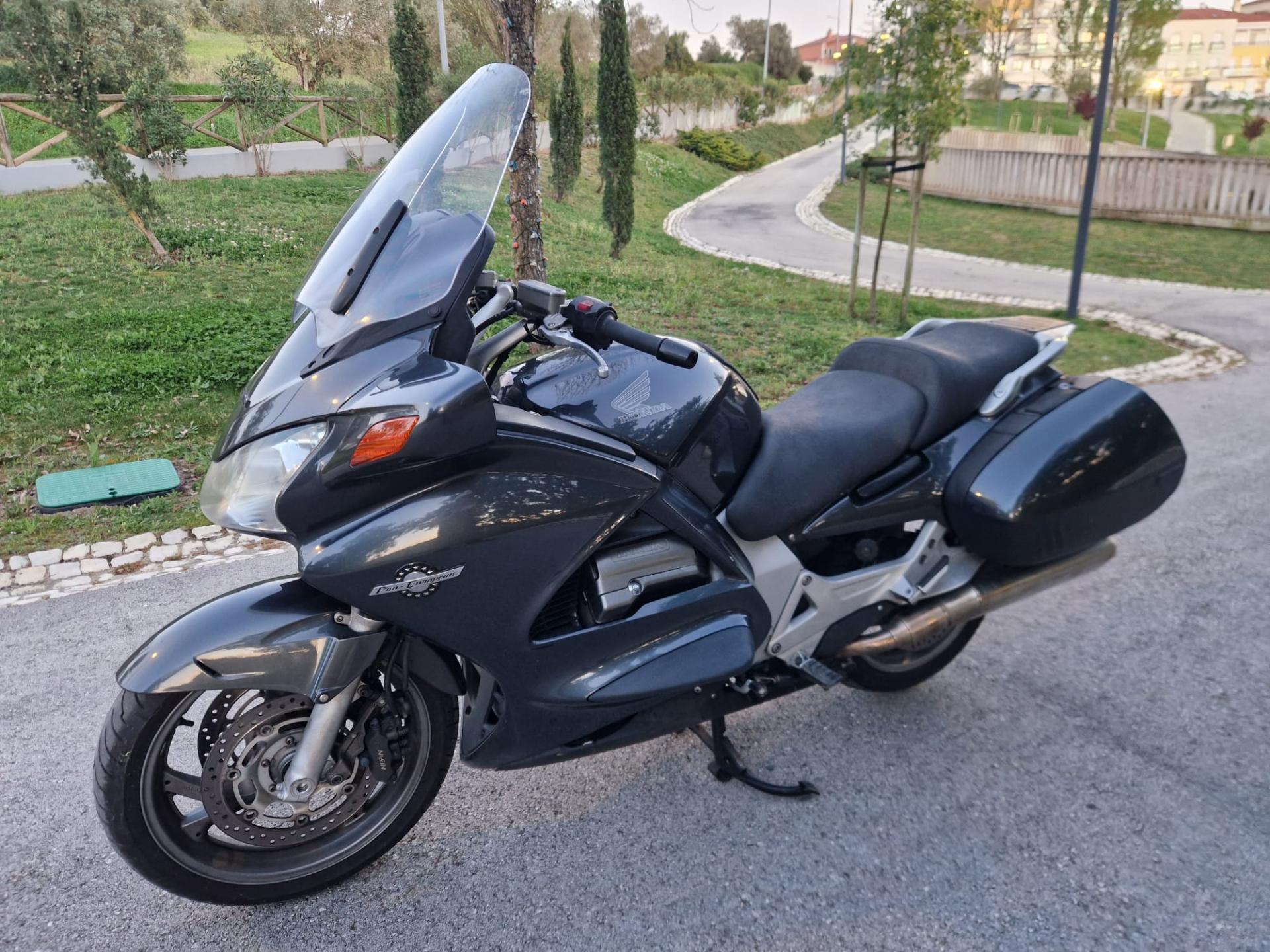 MOTO HONDA PAN EUROPEAN 1300