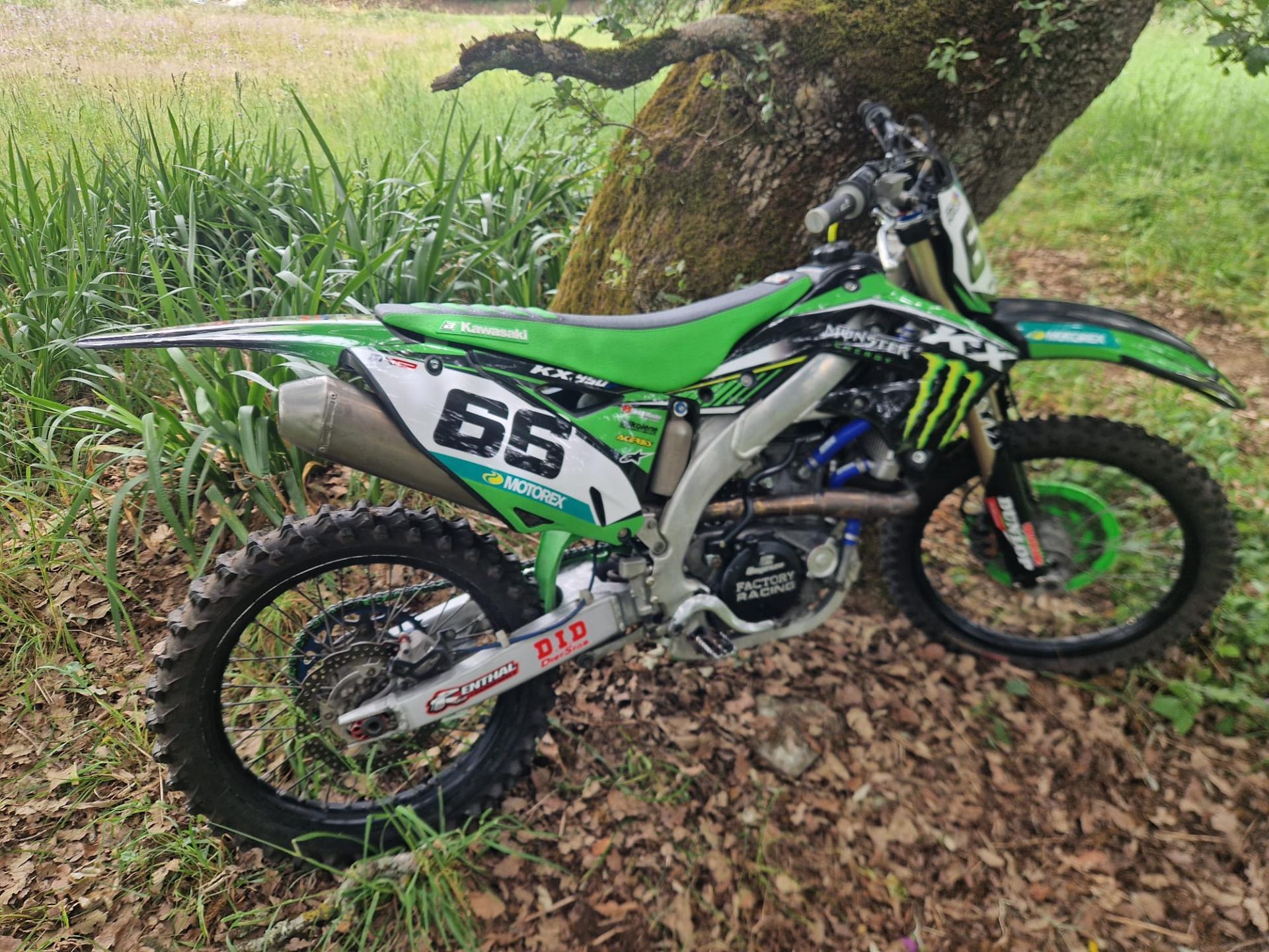 MOTO KAWASAKI KXF 450