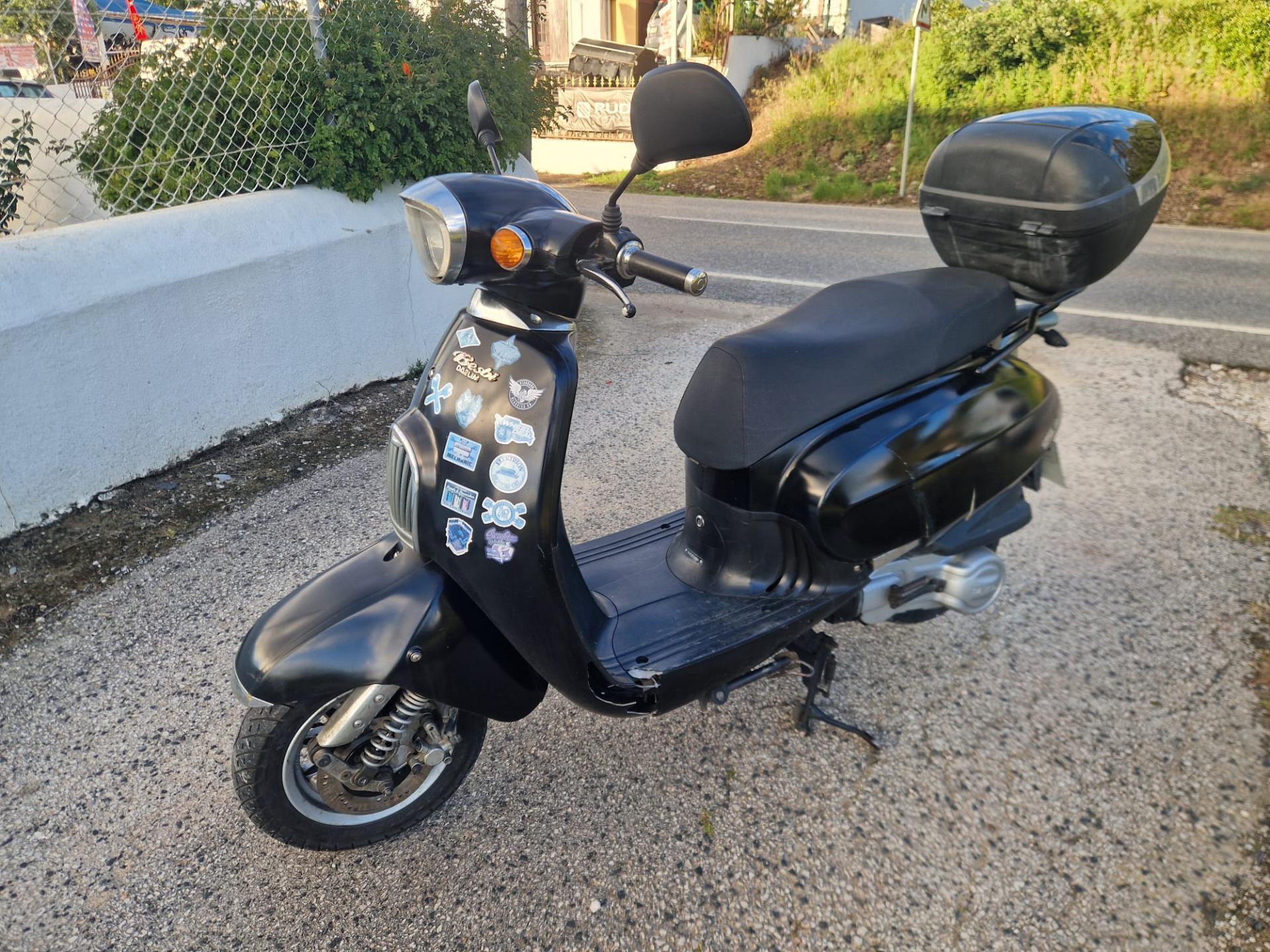 MOTO DAELIM S 125