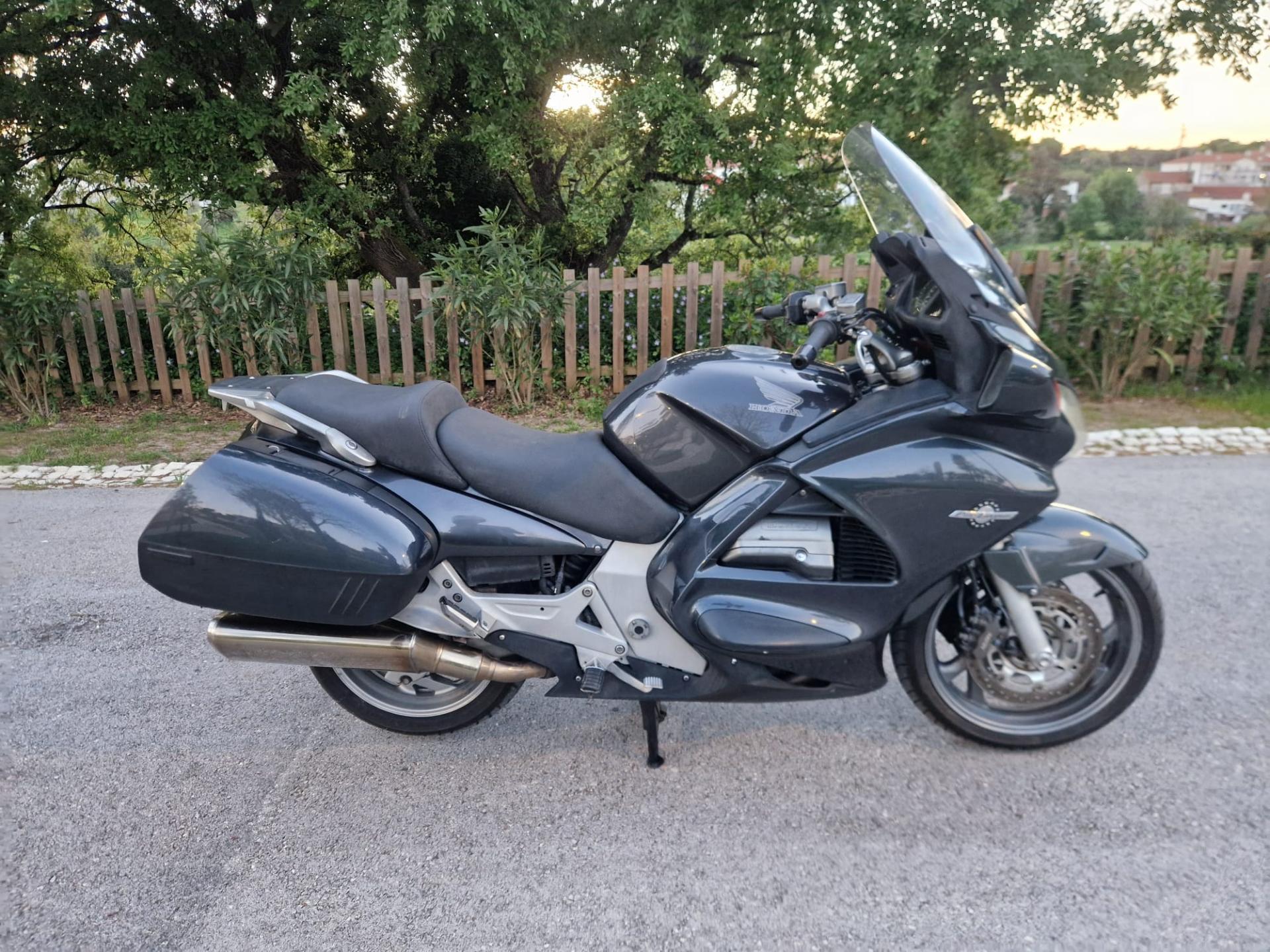 MOTO HONDA PAN EUROPEAN 1300