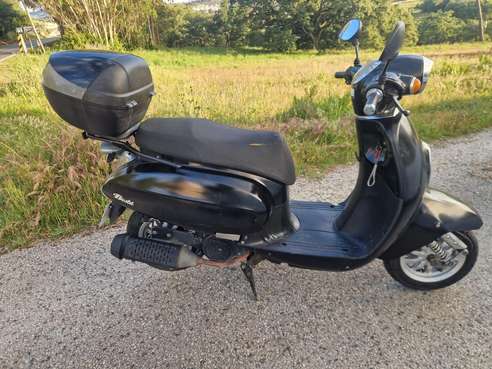 MOTO DAELIM S 125