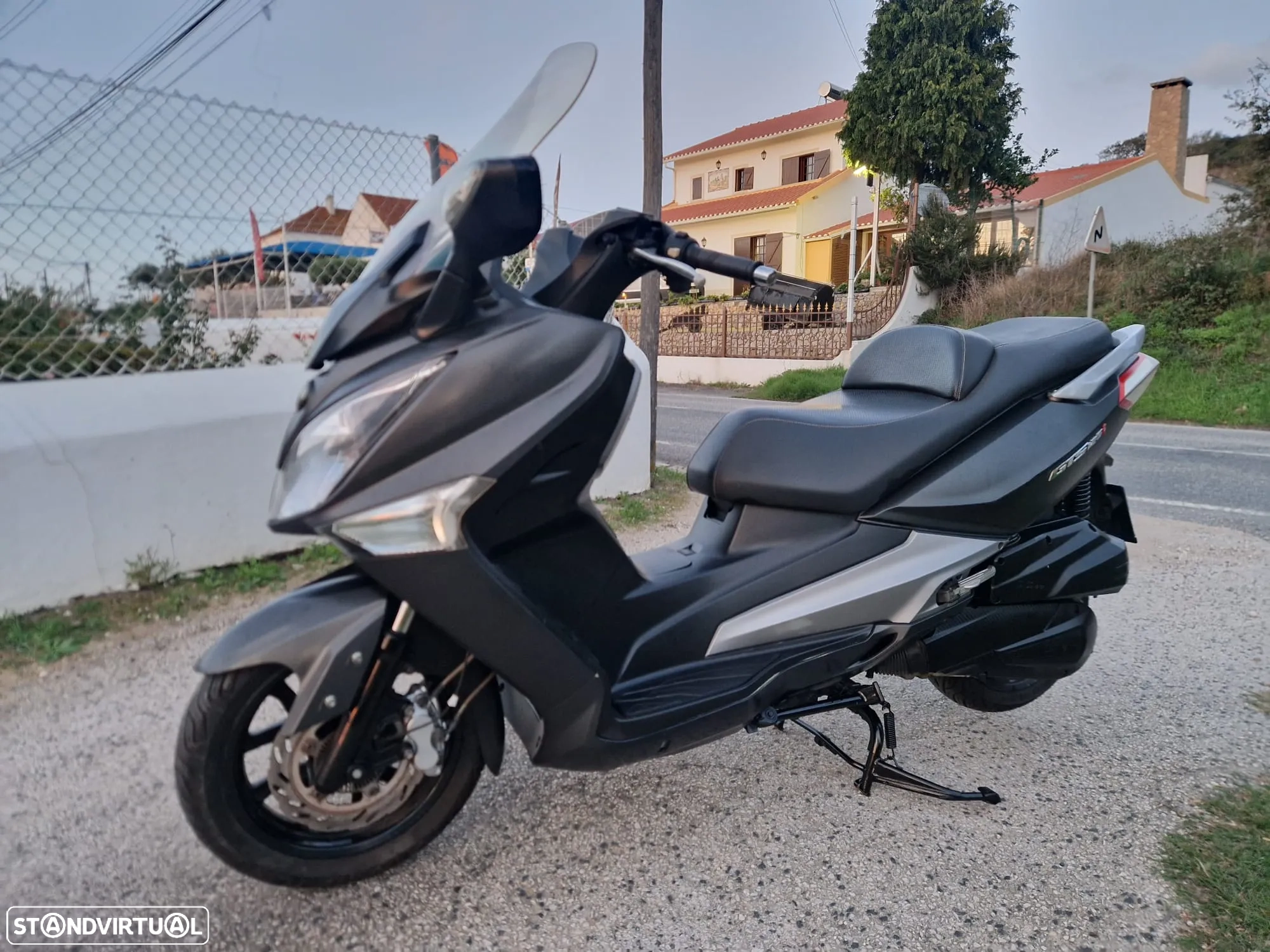 MOTO SYM GTS 125