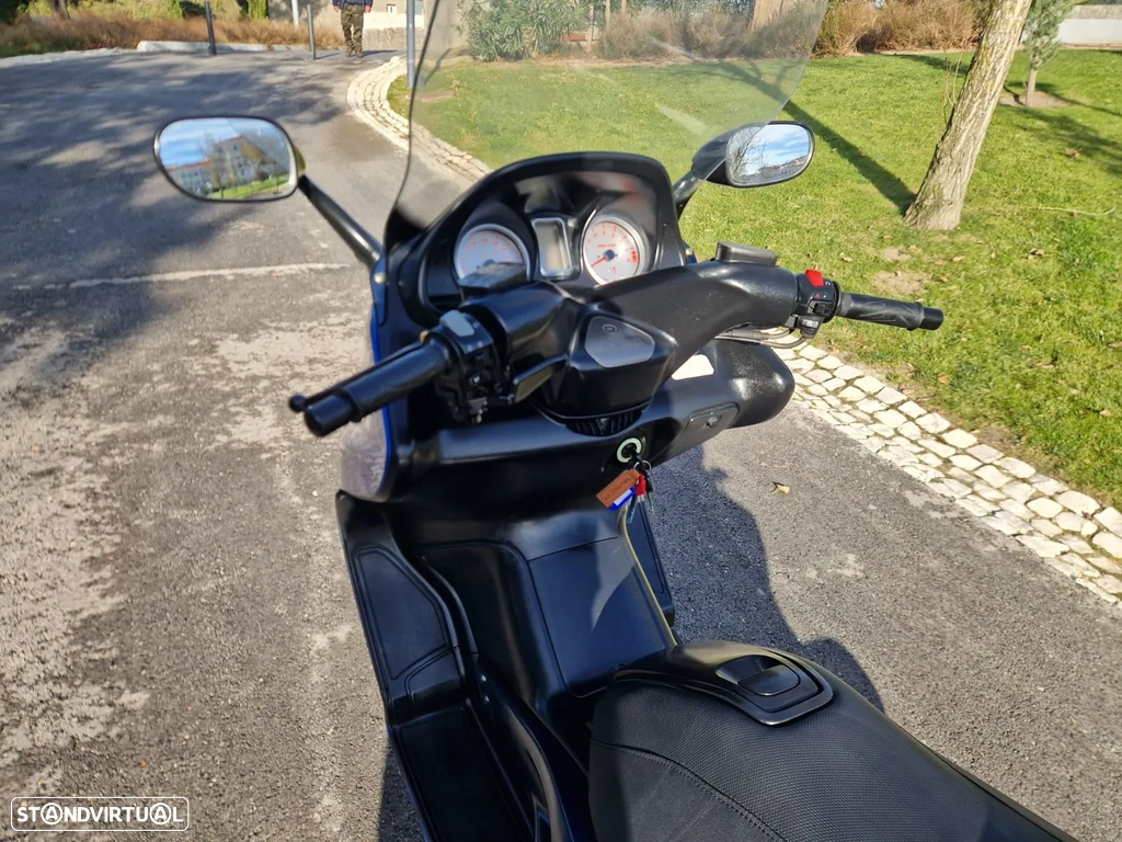 MOTO YAMAHA TMAX 500