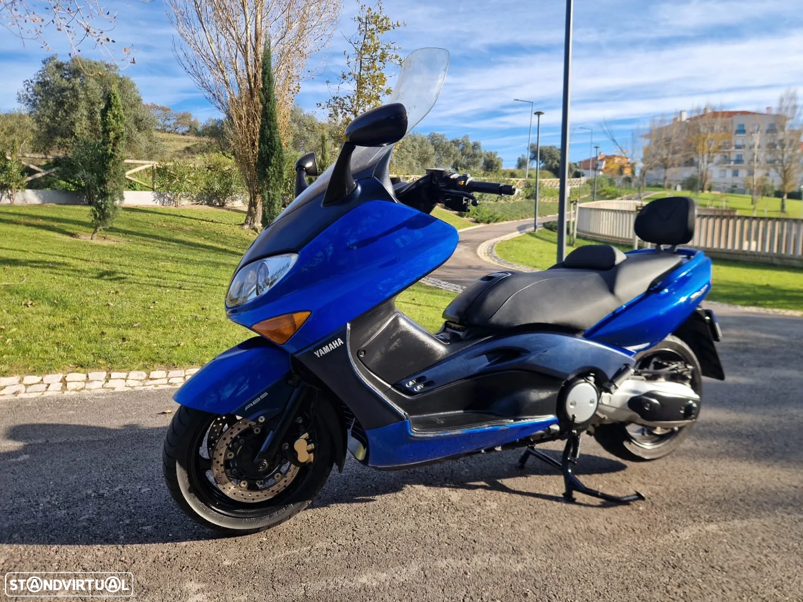 MOTO YAMAHA TMAX 500