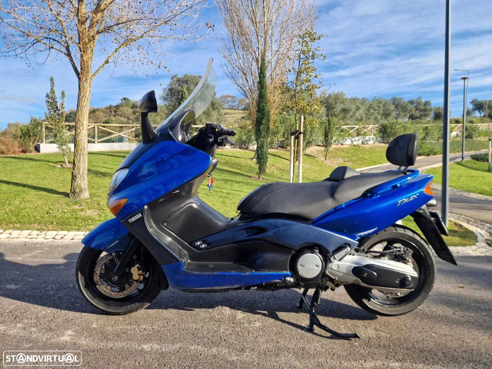 MOTO YAMAHA TMAX 500