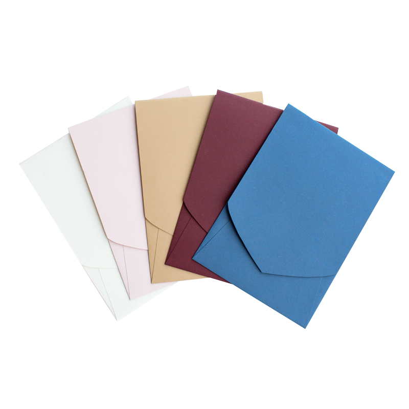 Envelope with vertical flap