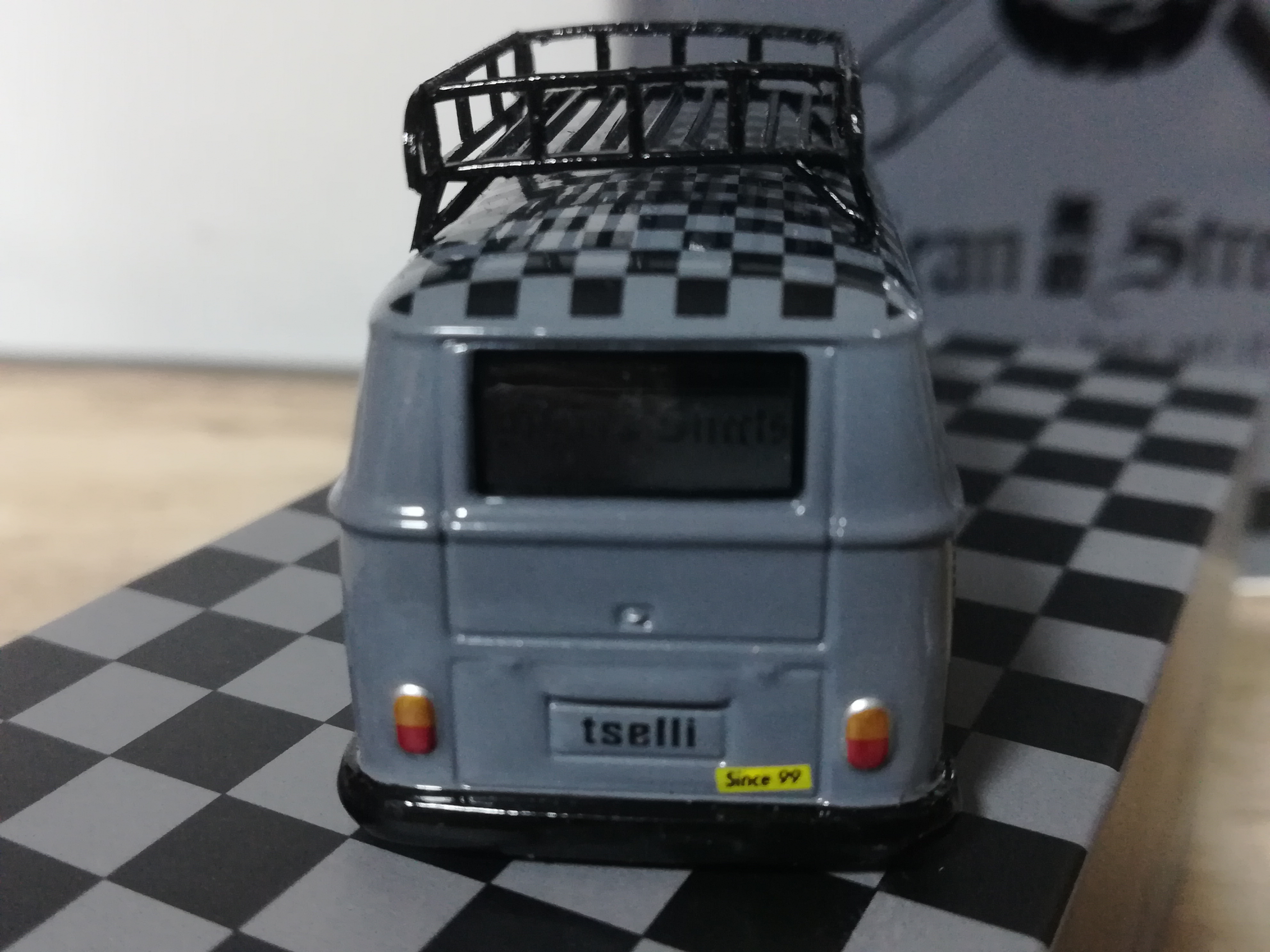Tarmac Works  VW T1 Panel Van Special Edition  