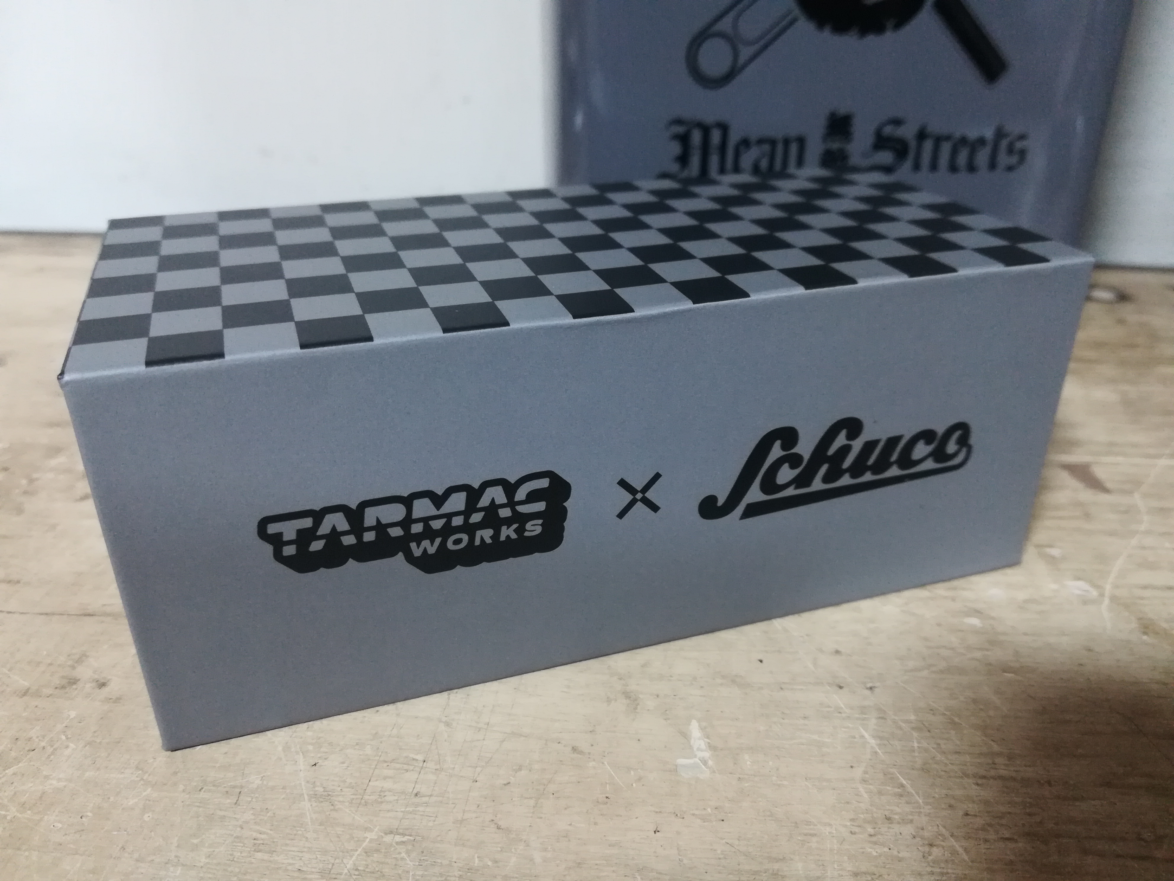 Tarmac Works  VW T1 Panel Van Special Edition  